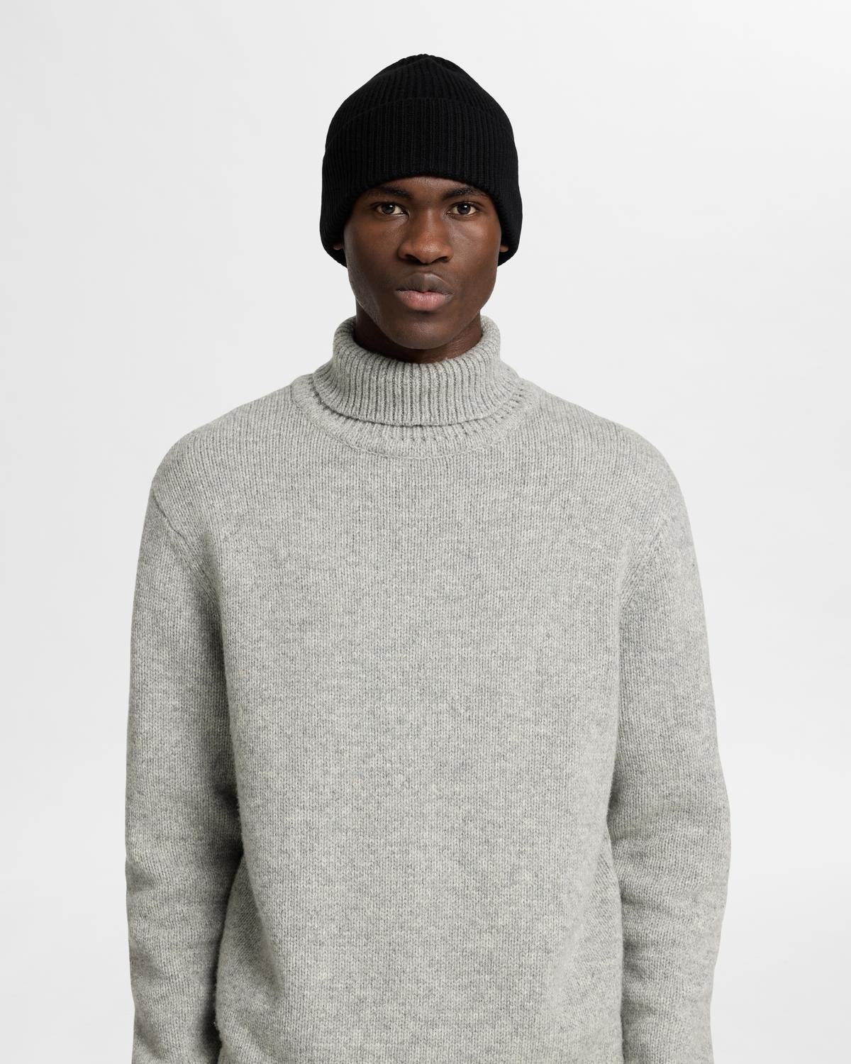model_shot-front